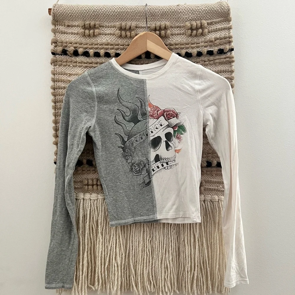 Hollister Gray and White Baby Tee - Picture 1 of 6